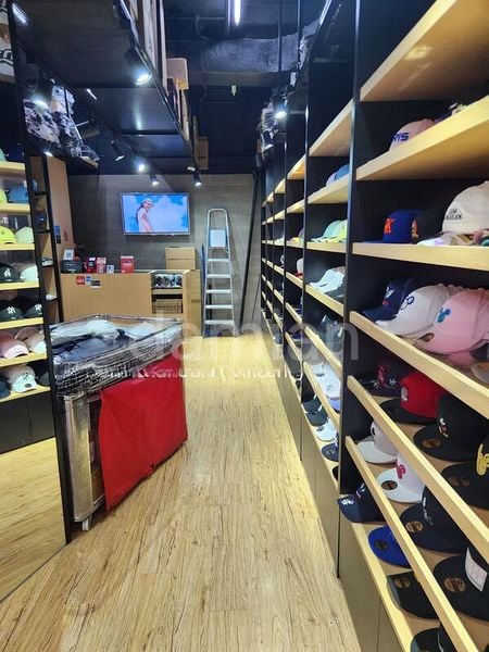 Shop / Shophouse for Rent: Queensway Shopping Centre - Image 1