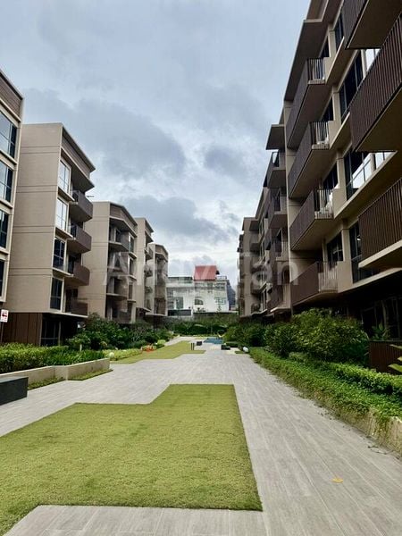 4 Bed Condo for Sale in  The Watergardens At Canberra - Image 5