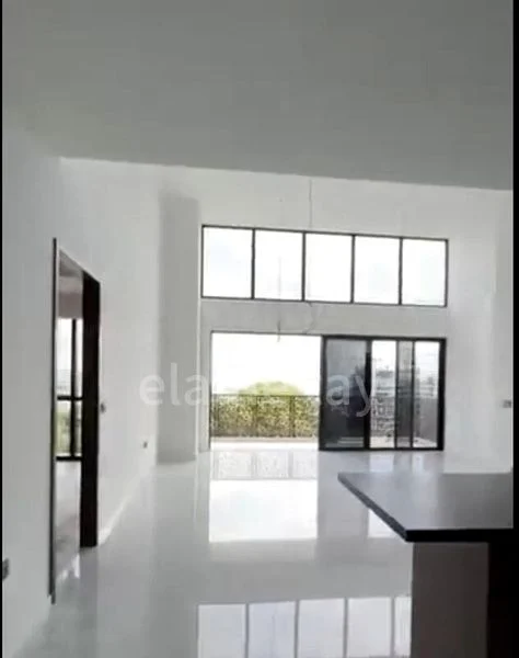 4 Bed Condo for Sale in  Sceneca Residence / Sceneca Square - Image 1