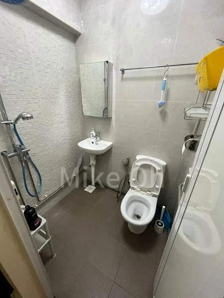 3 Room (3NG) HDB for Sale in  105 Clementi Street 12 - Image 1