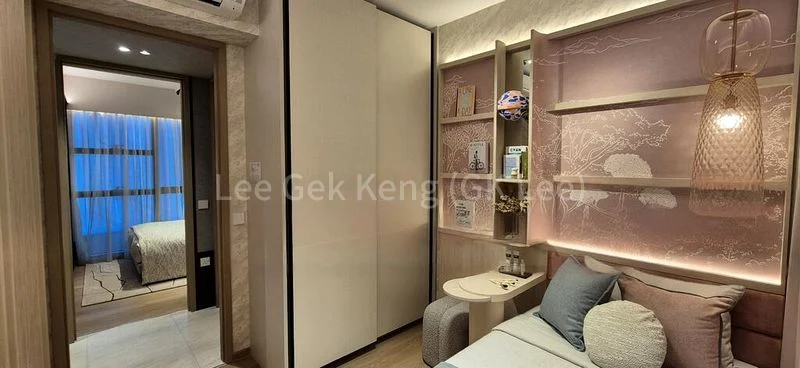 4 Bed Executive Condo for Sale in Otto Place - Image 3