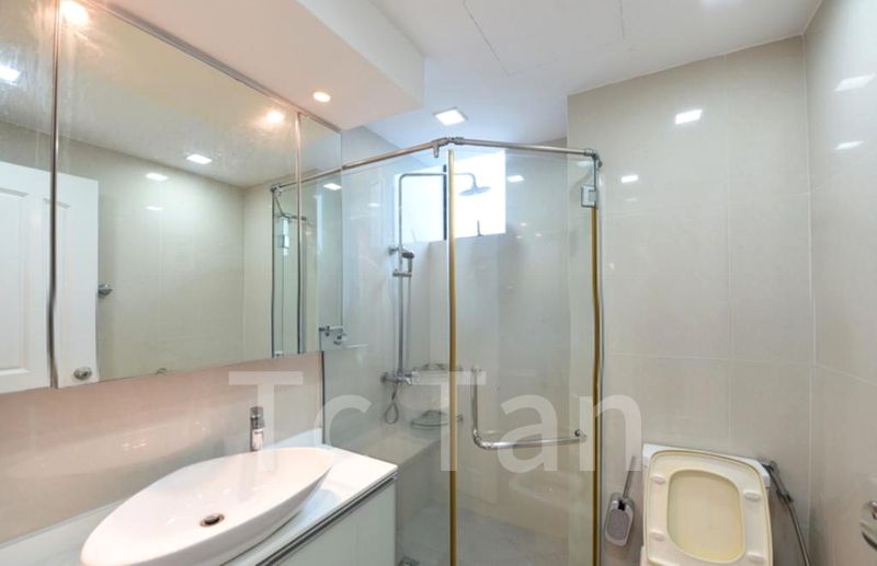 5 Bed Condo for Rent in  Spring Grove - Image 9