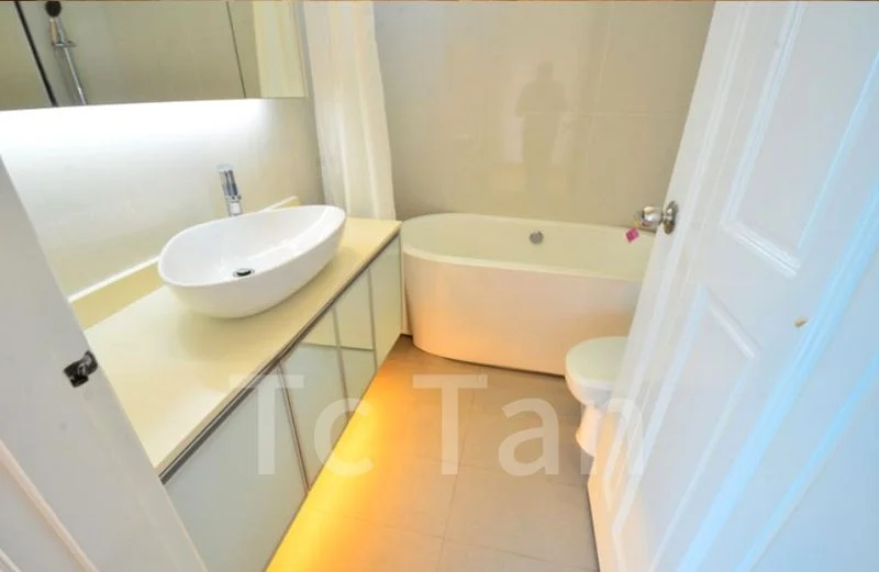 5 Bed Condo for Rent in  Spring Grove - Image 6