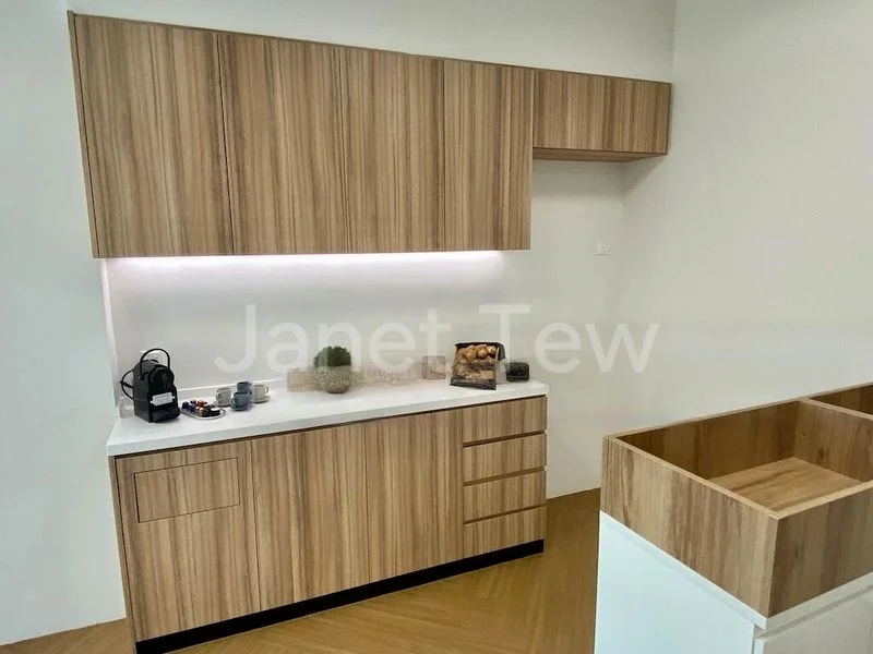 Office for Rent: King's Centre - Image 1