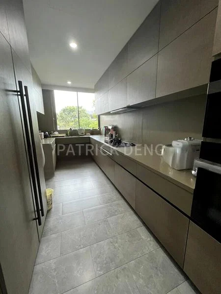 4 Bed Condo for Rent in  MeyerHouse - Image 9
