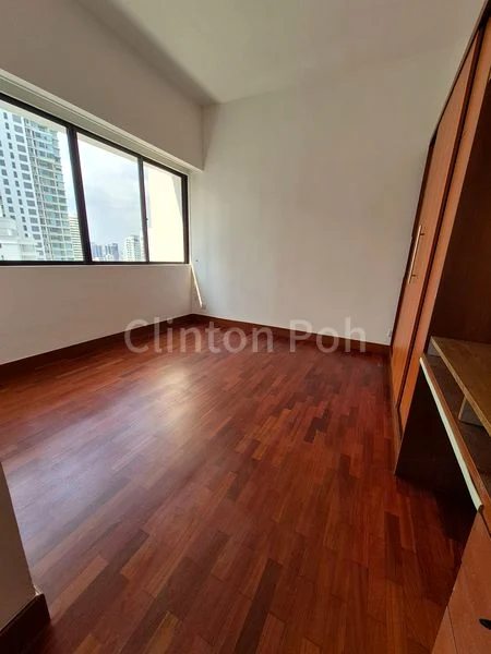 3+1 Bed Condo for Rent in  The Claymore - Image 6