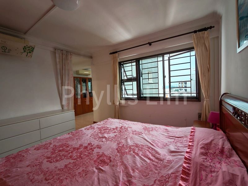 Executive HDB for Sale in  286B Toh Guan Road - Image 3