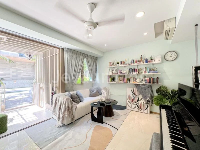 4 Bed Condo for Sale in  The Vales - Image 1