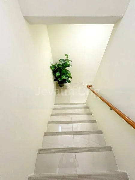 4 Bed Condo for Sale in  The Vales - Image 14