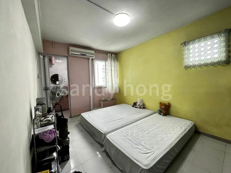 4 Room (4NG) HDB for Sale in 134 Bukit Batok West Avenue 6 - Image 2