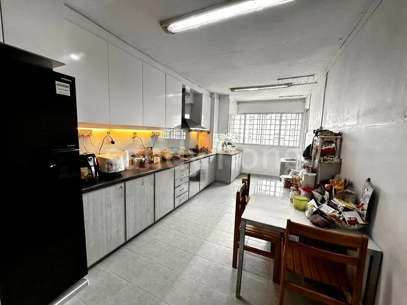 4 Room (4NG) HDB for Sale in 134 Bukit Batok West Avenue 6 - Image 7