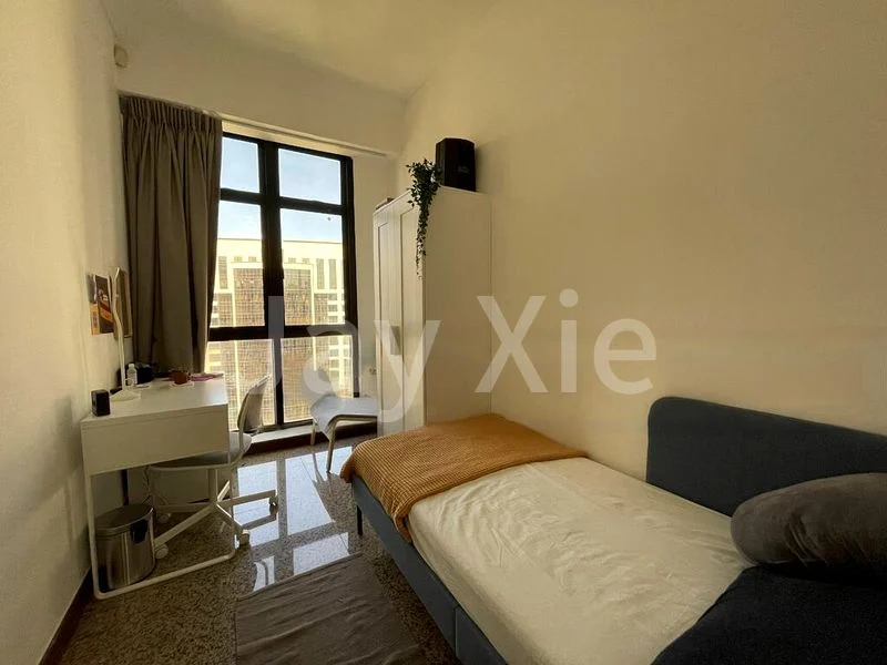 Common Room (Condo) for Rent in  Dover Parkview - Image 1