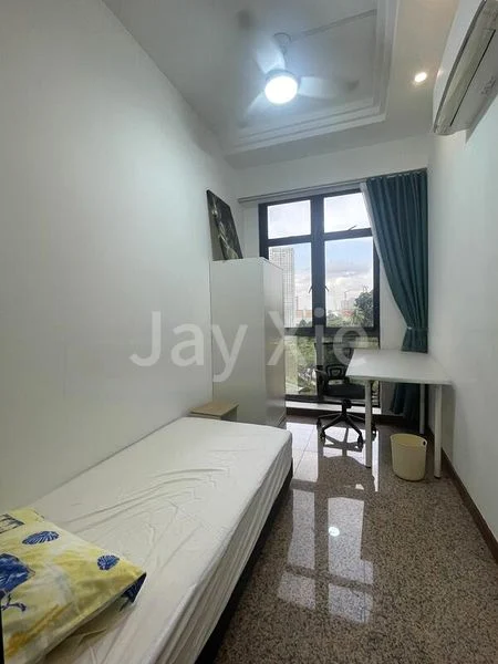 Common Room (Condo) for Rent in  Dover Parkview - Image 3