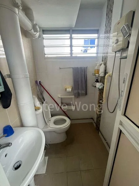 Master Room (HDB) for Rent in  558 Ang Mo Kio Avenue 10 - Image 9