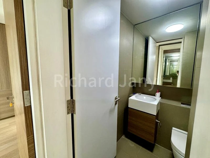 2 Bed Condo for Rent in  Echelon - Image 8