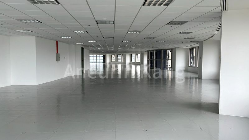 Office for Rent in  Centennial Tower - Image 2