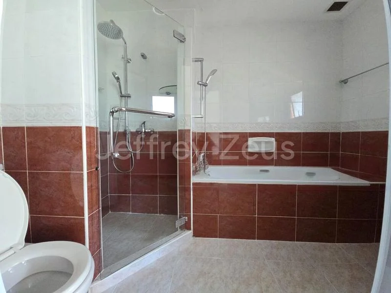 4+1 Bed Corner Terrace (Landed) for Sale in  The Springfield - Image 11