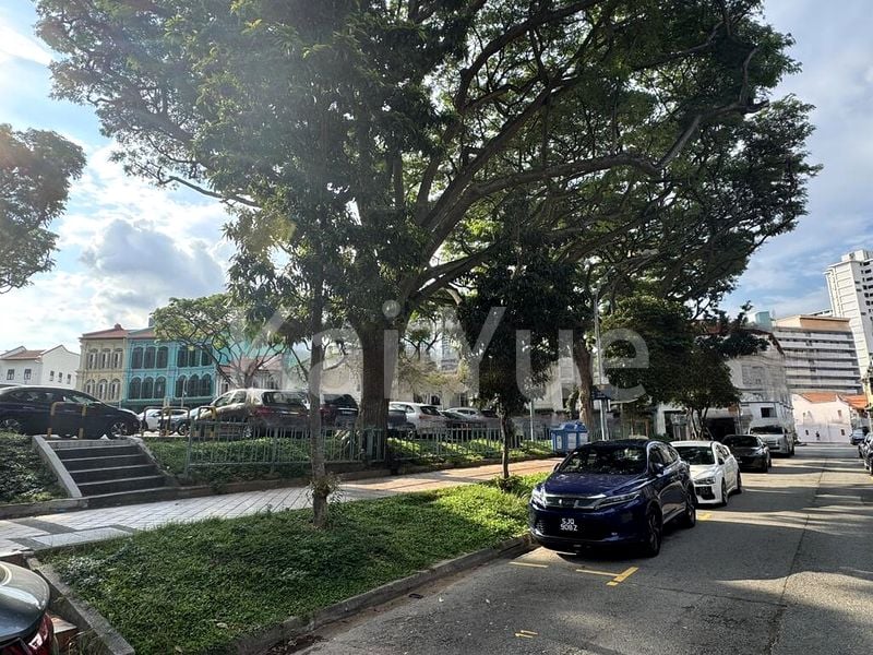 Shop / Shophouse for Rent: Ground-floor shophouse near CBD MRT - Image 1