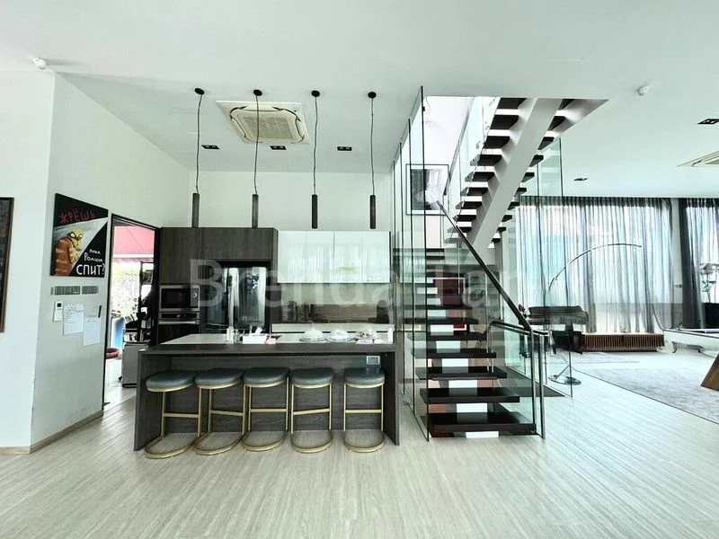 7 Bed Bungalow (Landed) for Sale around  Paradise Island - Image 3