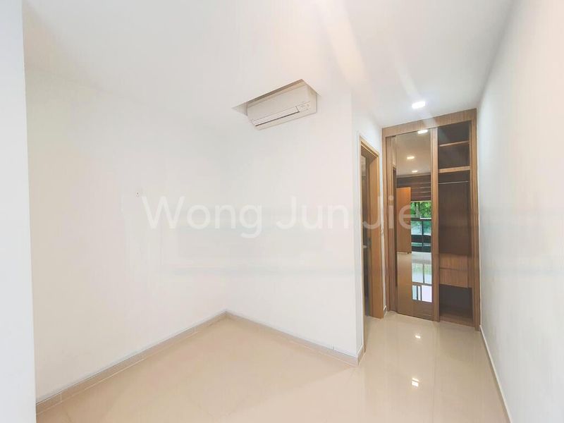 2 Bed Apartment (Condo) for Sale in  Floraview / Flora Vista - Image 11