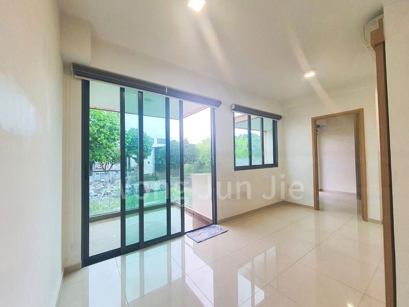 2 Bed Apartment (Condo) for Sale in  Floraview / Flora Vista - Image 5