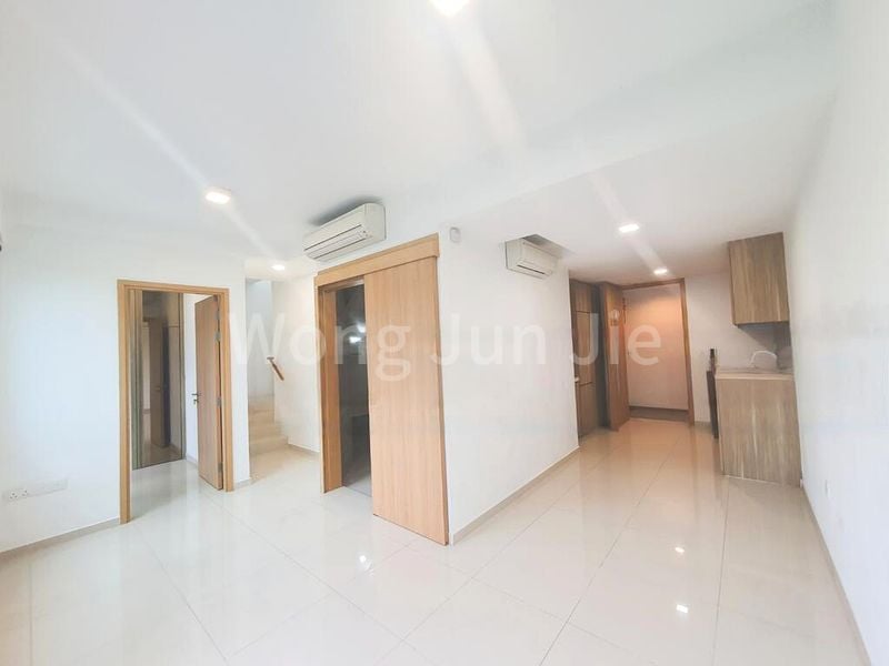 2 Bed Apartment (Condo) for Sale in  Floraview / Flora Vista - Image 4