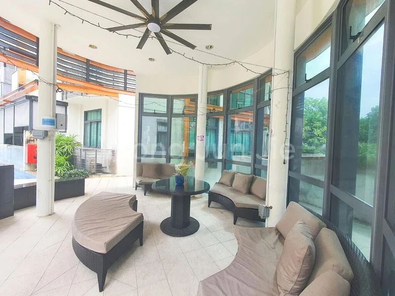 2 Bed Apartment (Condo) for Sale in  Floraview / Flora Vista - Image 3