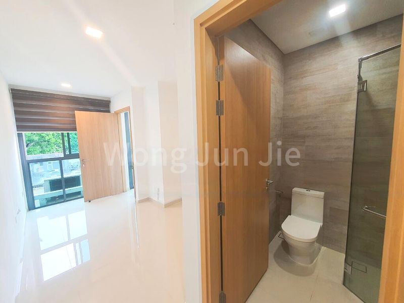 2 Bed Apartment (Condo) for Sale in  Floraview / Flora Vista - Image 12