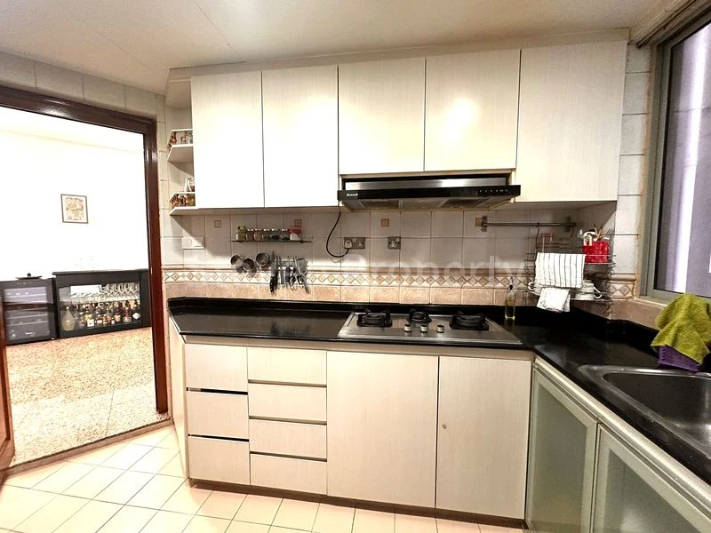 4 Bed Condo for Sale in  The Bayshore - Image 15