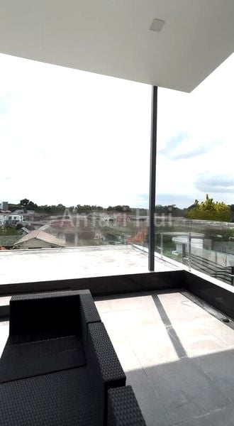 6 Bed Bungalow (Landed) for Rent in Toh Estate - Image 1