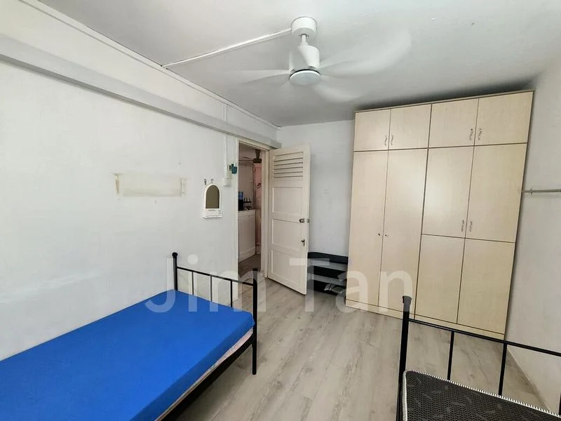 Common Room (HDB) for Rent in  168 Stirling Road - Image 5