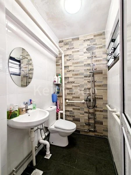 4 Room (4NG) HDB for Sale in  220 Bukit Batok East Avenue 3 - Image 18