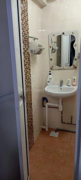 3 Room (3I) HDB for Rent in  122 Yuan Ching Road - Image 1