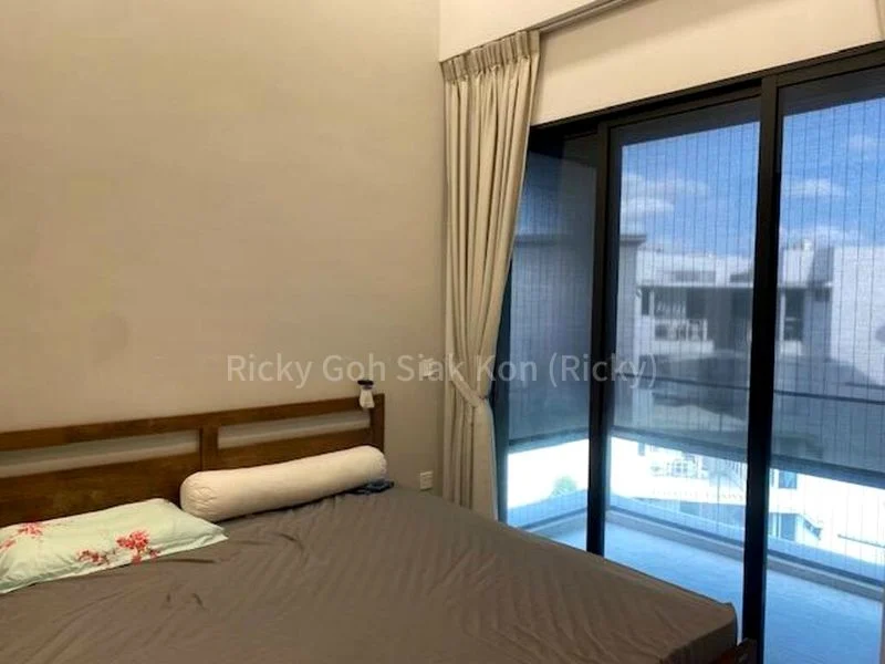 3 Bed Condo for Rent in  The Navian - Image 2