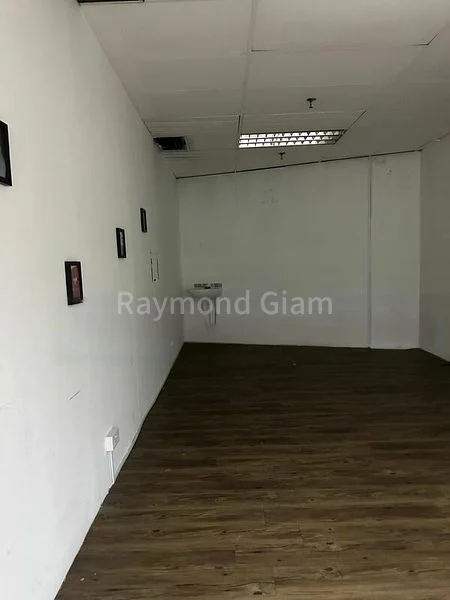 Office for Rent: Tradehub 21 - Image 6