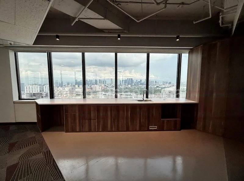 Office for Rent: United Square - Image 4