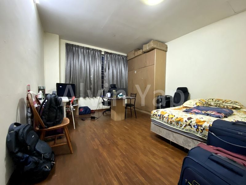 Master Room (Landed) for Rent in Hong Heng Terrace - Image 2