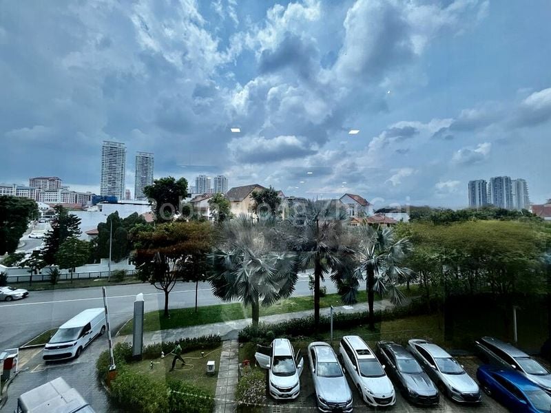 Light Industrial (B1) for Rent: One Pemimpin - Image 6