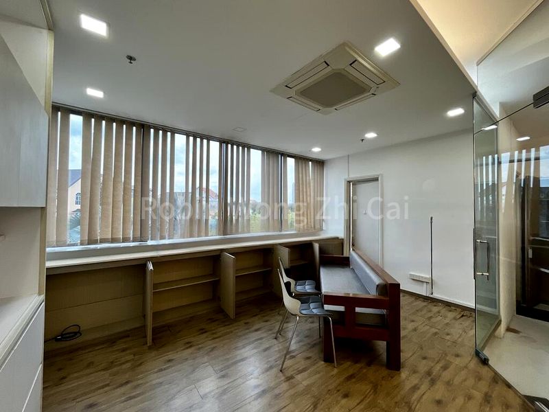 Light Industrial (B1) for Rent: One Pemimpin - Image 4