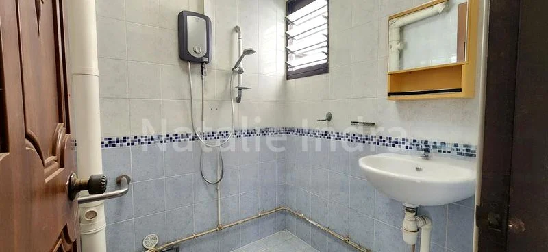 5 Room (5STD) HDB for Sale in  230 Lorong 8 Toa Payoh - Image 7
