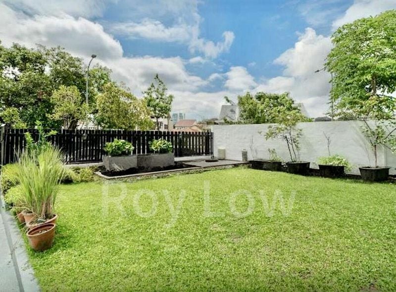 6 Bed Bungalow (Landed) for Sale in  Braddell Heights Estate - Image 1