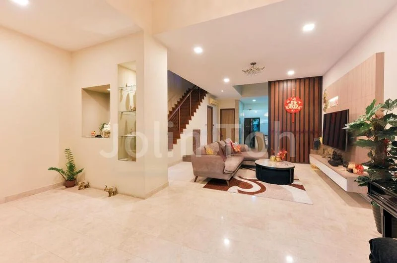 5 Bed Terraced House (Landed) for Sale in Mimosa Terrace - Image 2