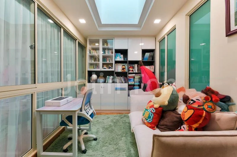 5 Bed Terraced House (Landed) for Sale in Mimosa Terrace - Image 11