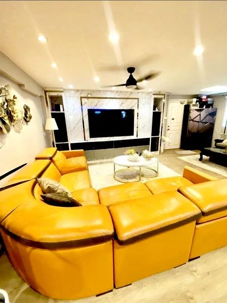 5 Room (5A) HDB for Sale in  452 Jurong West Street 42 - Image 2