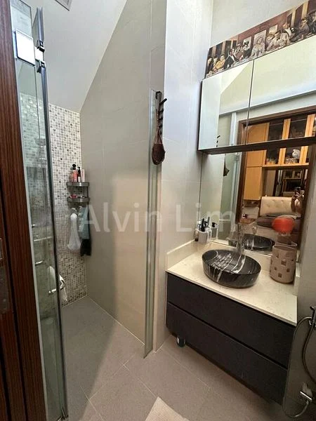 2 Bed Condo for Sale in  M66 - Image 7