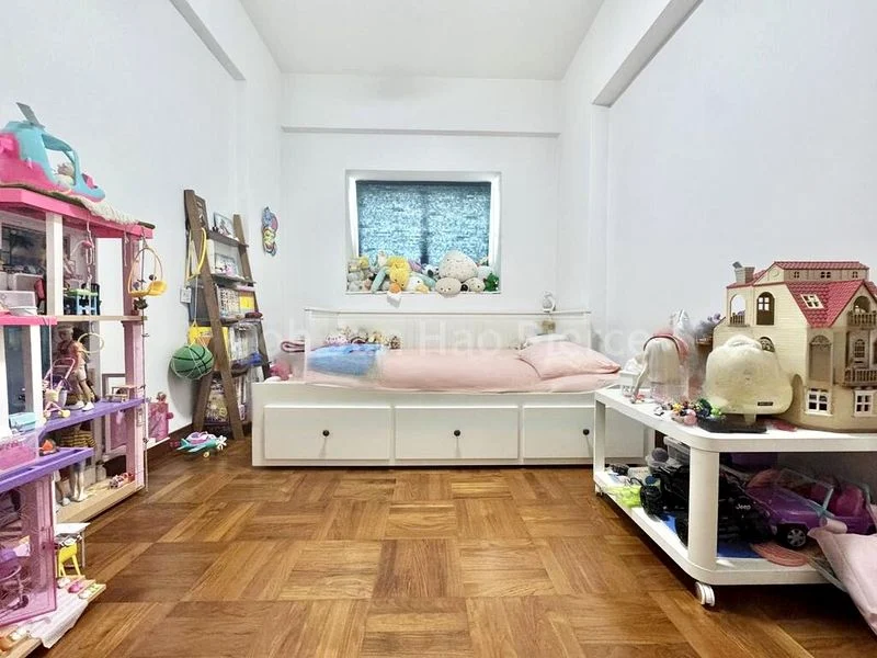 3 Bed Condo for Sale in  Hillington Green - Image 6