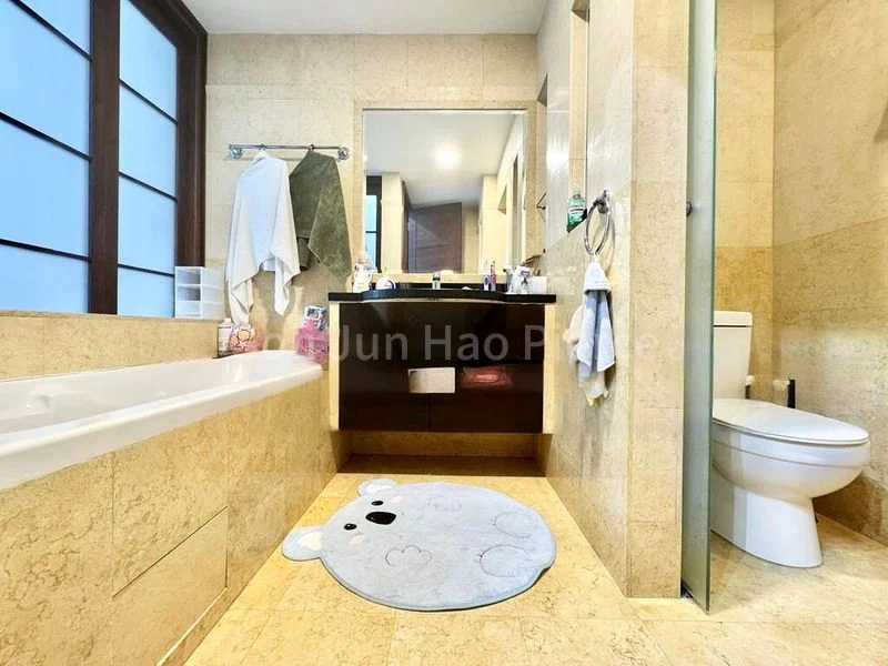 3 Bed Condo for Sale in  Hillington Green - Image 2