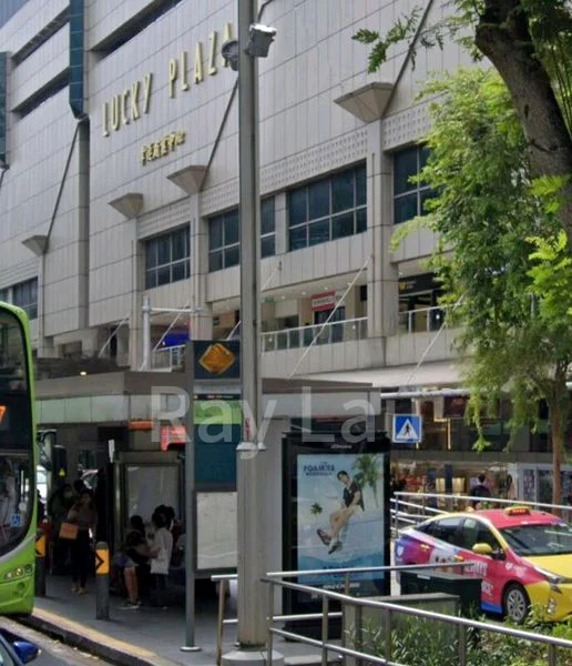 Shop / Shophouse for Rent: Lucky Plaza - Image 2