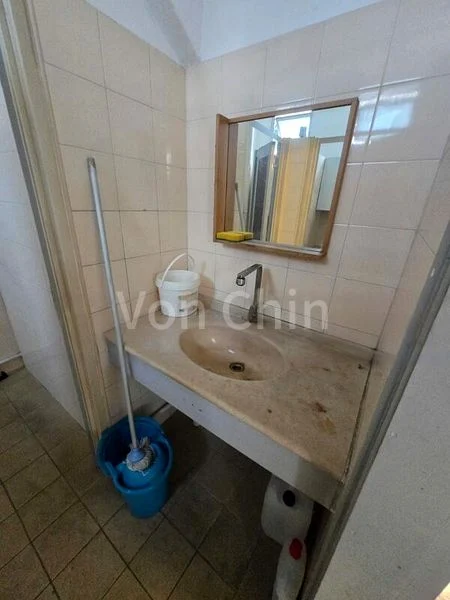 Light Industrial (B1) for Rent: North Link Building - Image 1