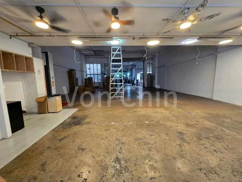 Light Industrial (B1) for Rent: North Link Building - Image 12